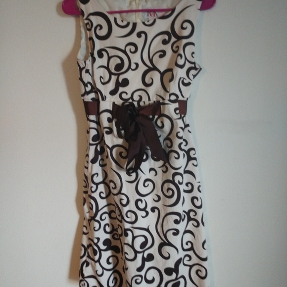 r&k originals Dresses & Skirts - 3/$15 R&K spring dress brown design size 8